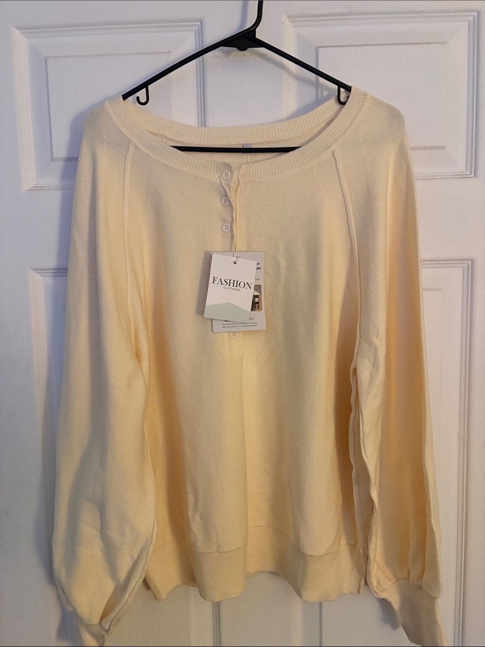 Feminine Crewneck Button-Front Pullover Sweatshirt - Cream